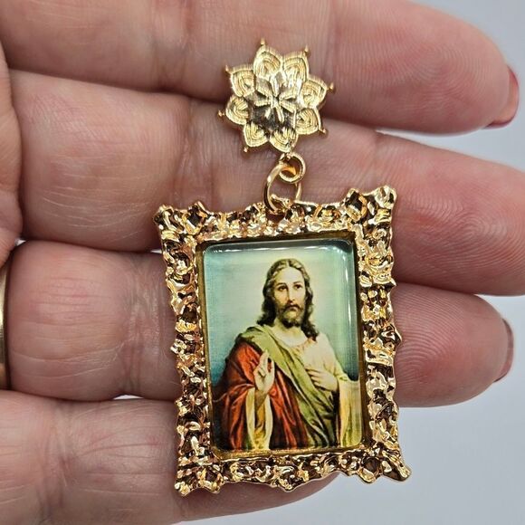Jesus Christ Portrait Painting Gold Frame Earrings Unique Nostalgic Jewelry NEW - Picture 4 of 7